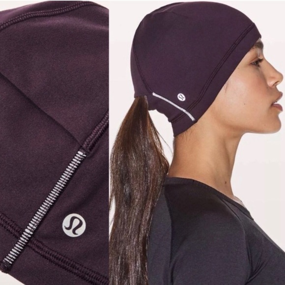 Lululemon Run It Out Toque Black Cherry OS Purple Beanie Hat Pony Tail Opening - Picture 10 of 10